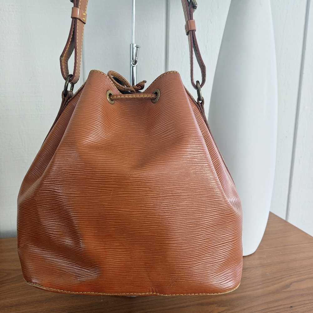 Authentic Louis Vuitton Brown Bucket Bag - Picture 2 of 12